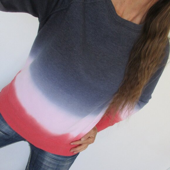 MAURICES Sweatshirt Size Medium Crew Neck Pullover - Picture 1 of 10